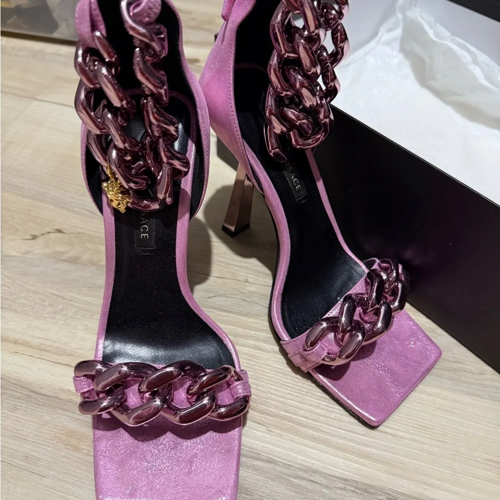 Versace Medusa Chain Heels - Picture 4 of 4